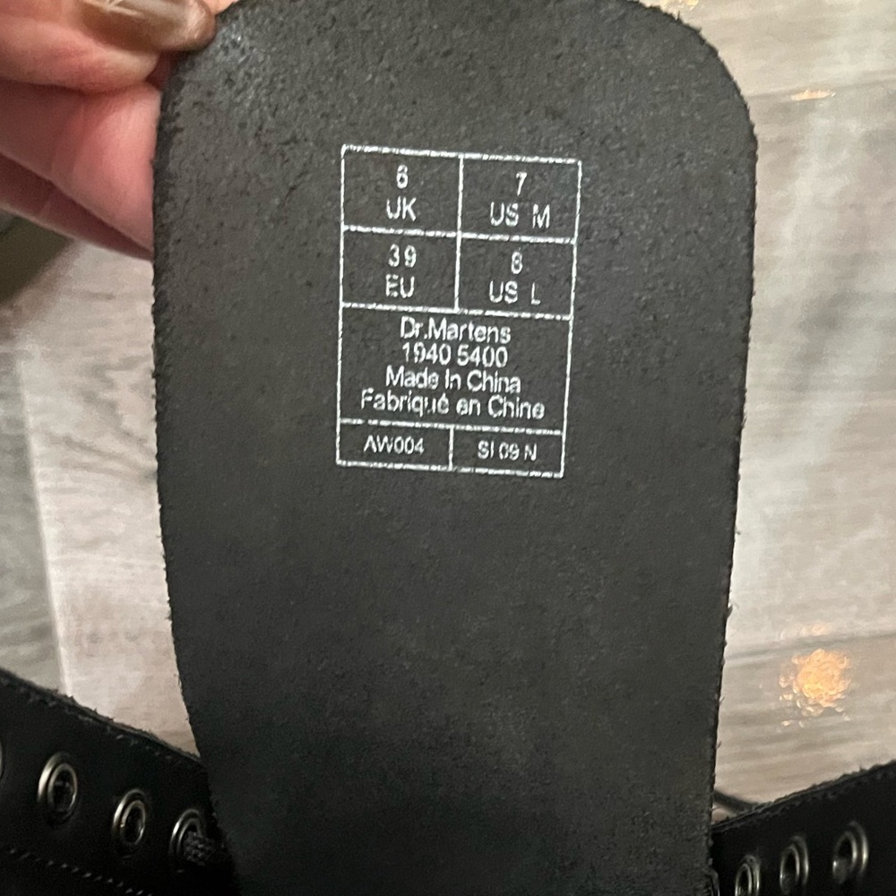 Black lace up mid calf air walk boots. - Picture 5 of 8